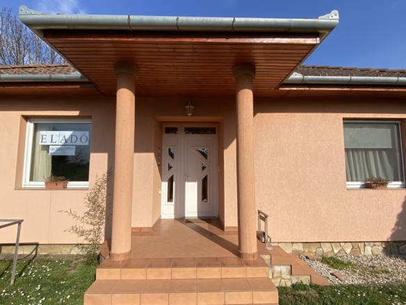 Wunderschönes Einfamilienhaus in einer elitären Wohngegend in Marcali